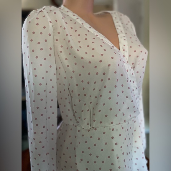 Almost Famous Large V Neck Blouse Top - Picture 4 of 13